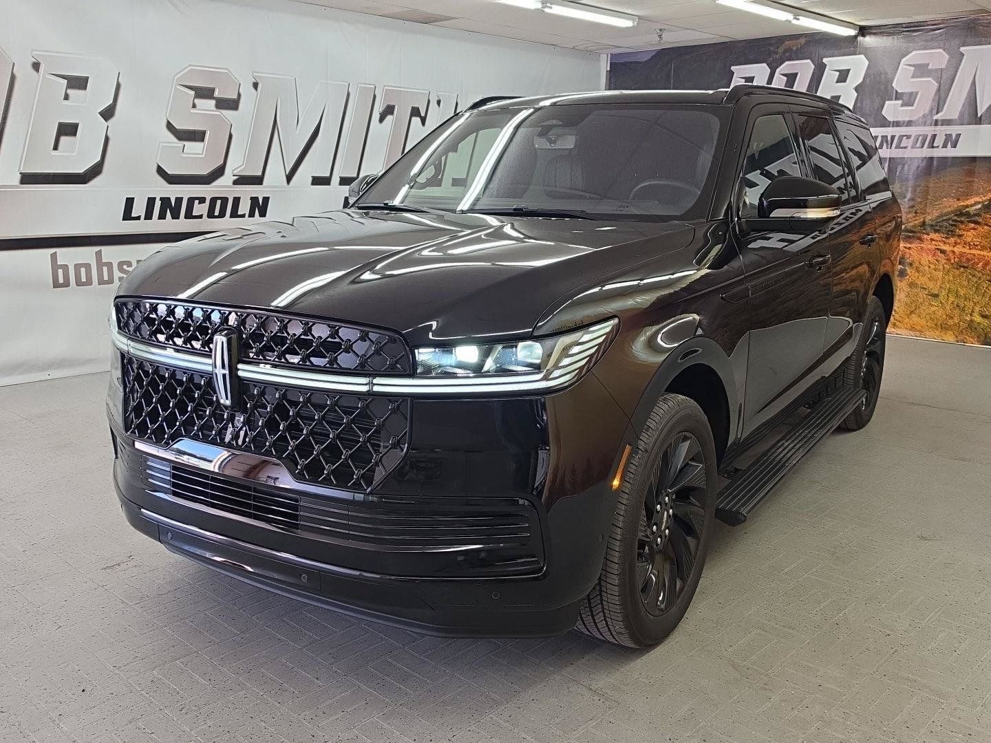 Certified 2025 Lincoln Navigator Reserve w/ Jet Appearance Package AWD/4WD image 18