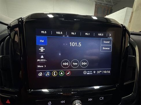 Used 2023 Chevrolet Traverse RS image 16