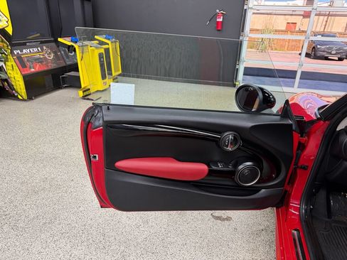 Used 2015 MINI Cooper S FWD image 9