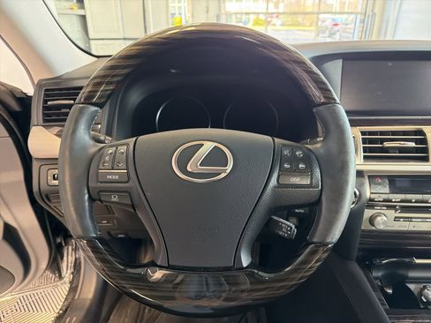 Used 2015 Lexus LS 460 AWD w/ Comfort Package image 18