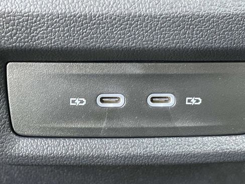 New 2026 Volkswagen Taos SE FWD image 13