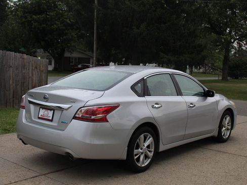 Used 2013 Nissan Altima 2.5 SV FWD image 9