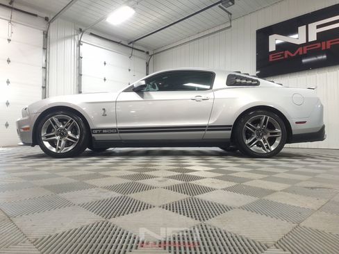 Used 2012 Ford Mustang Shelby GT500 RWD image 11