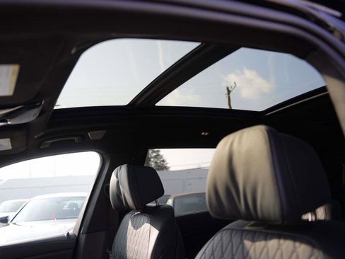 Used 2025 BMW X7 M60i image 17