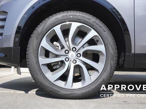 Used 2025 Land Rover Discovery Sport Dynamic SE AWD/4WD image 32