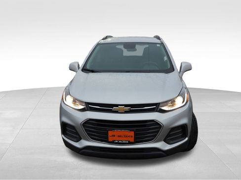 Used 2019 Chevrolet Trax LT w/ LT Convenience Package image 12