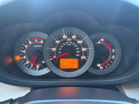 Used 2006 Toyota RAV4 Sport Utility 4D image 17