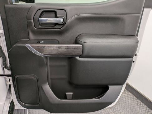 Used 2022 Chevrolet Silverado 1500 LTZ w/ LTZ Premium Package image 25