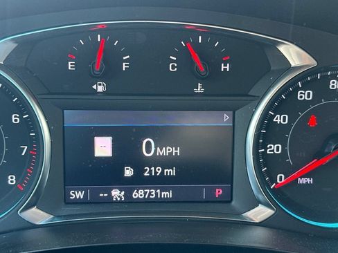Used 2024 Chevrolet Traverse RS FWD image 17