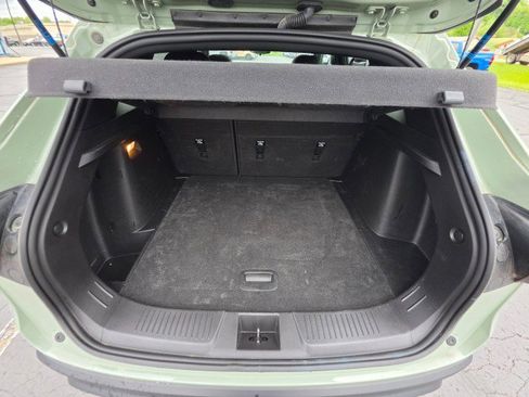 Used 2024 Chevrolet Trax RS w/ Sunroof Package FWD image 19