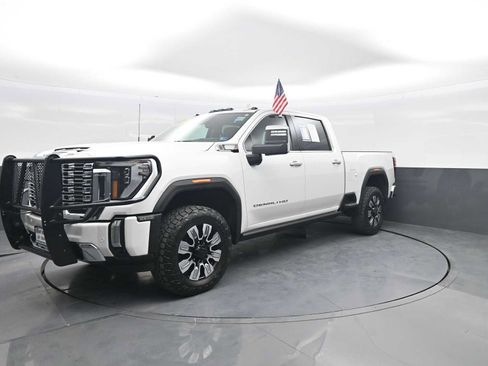 Used 2024 GMC Sierra 3500 Denali w/ Denali Reserve Package AWD/4WD image 4