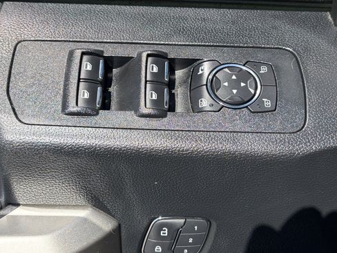 Used 2019 Ford F150 Lariat image 18