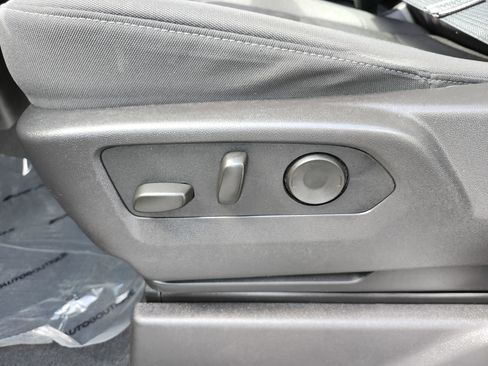 Used 2024 Chevrolet Silverado 1500 Custom image 24