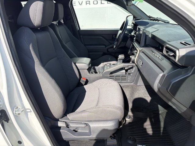 Used 2024 Toyota Tacoma SR AWD/4WD image 33