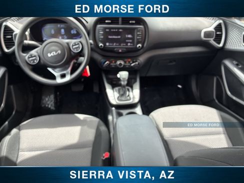 Used 2025 Kia Soul LX FWD image 17
