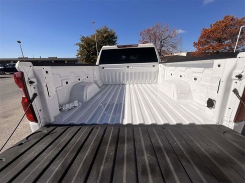 Used 2023 Chevrolet Silverado 1500 LT image 15