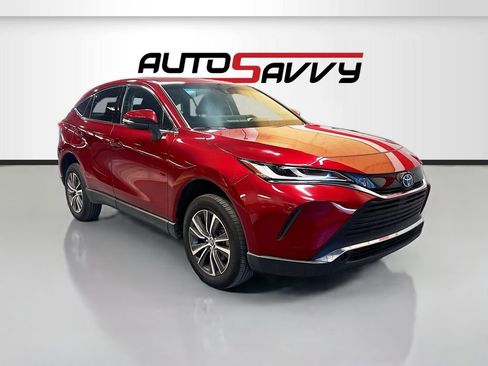 Used 2024 Toyota Venza LE image 1