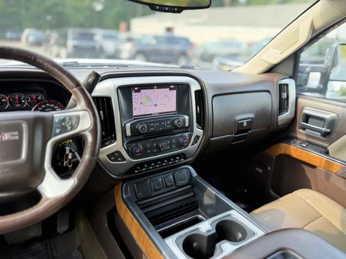 Used 2016 GMC Sierra 2500 SLT w/ Duramax Plus Package AWD/4WD image 15