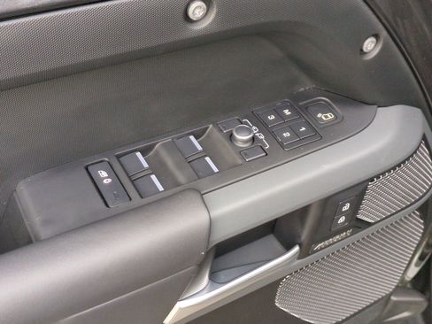 Used 2023 Land Rover Defender 110 X image 13