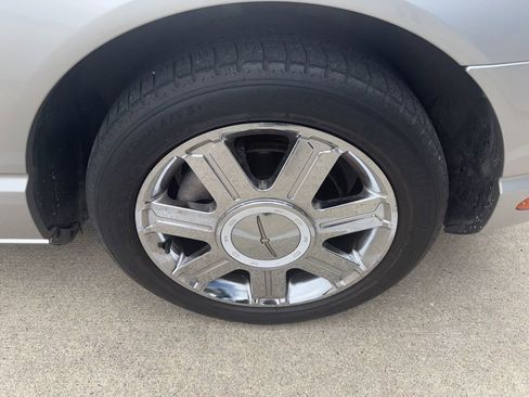 Used 2004 Ford Thunderbird RWD image 5