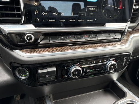 Used 2022 GMC Sierra 1500 Elevation image 22