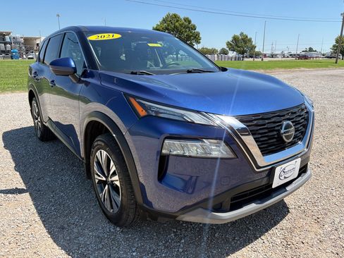 Used 2021 Nissan Rogue SV FWD image 3