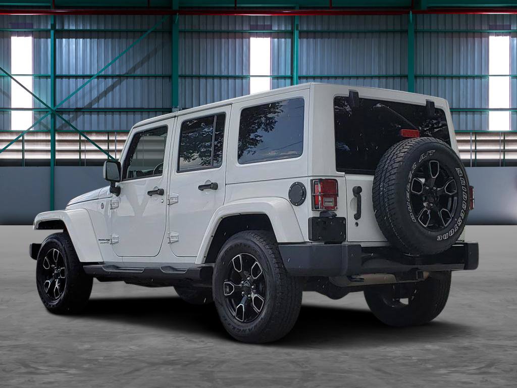 Used 2018 Jeep Wrangler Unlimited Sahara AWD/4WD image 3