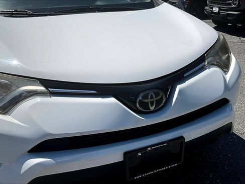 Used 2018 Toyota RAV4 LE w/ All Weather Liner Package AWD/4WD image 33