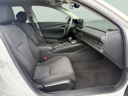 Certified 2023 Honda Accord LX image 13