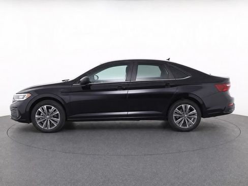 Used 2024 Volkswagen Jetta SE FWD image 4
