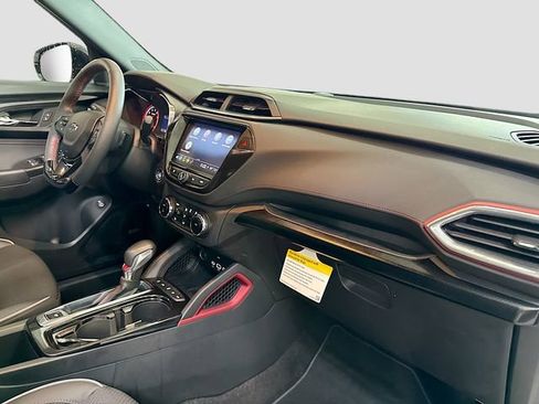 Used 2023 Chevrolet TrailBlazer RS w/ Sun and Liftgate Package AWD/4WD image 28