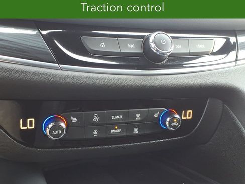 Certified 2024 Buick Enclave Essence FWD image 29