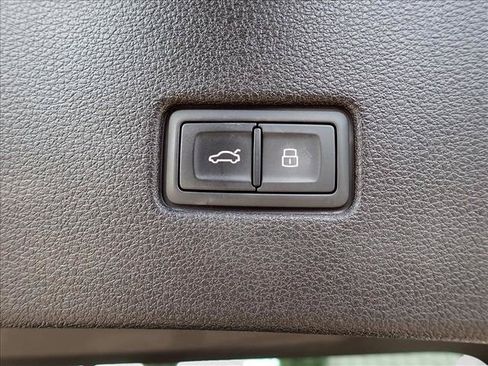 Used 2021 Audi Q8 Prestige w/ Prestige Package AWD/4WD image 8