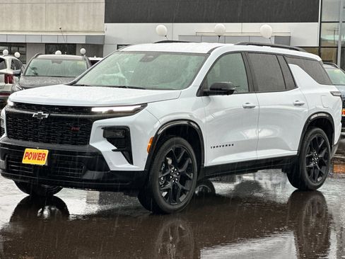 Used 2026 Chevrolet Traverse RS image 8