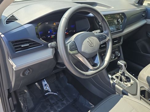 Used 2024 Volkswagen Taos SE image 24