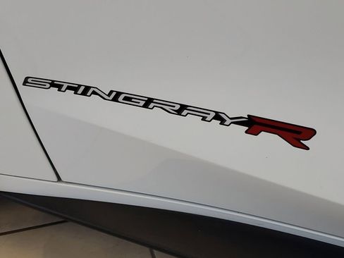 Used 2023 Chevrolet Corvette Stingray Premium Conv w/ Z51 Performance Package image 32