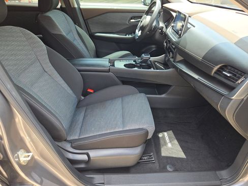 Used 2023 Nissan Rogue SV FWD image 27