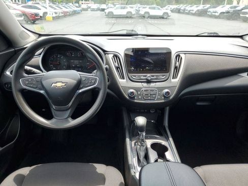 Used 2022 Chevrolet Malibu LT FWD image 24