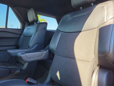 Used 2022 Ford Explorer ST image 10