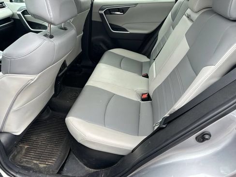 Used 2022 Toyota RAV4 XLE Premium AWD/4WD image 5