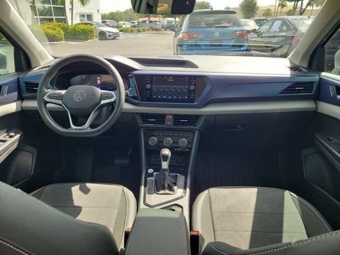 Certified 2023 Volkswagen Taos SE FWD image 2