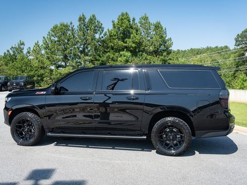 Used 2023 Chevrolet Suburban Z71 w/ Luxury Package AWD/4WD image 7