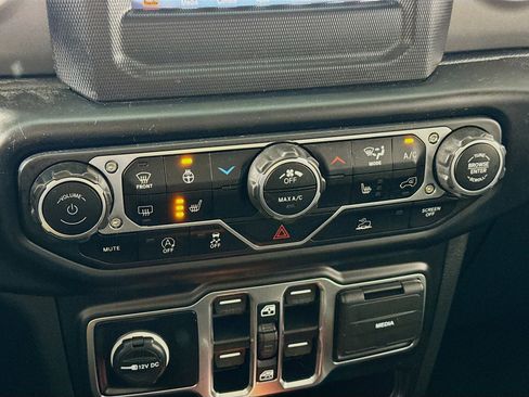 Used 2023 Jeep Wrangler Unlimited Sport image 17