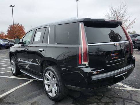 Used 2018 Cadillac Escalade Luxury image 10