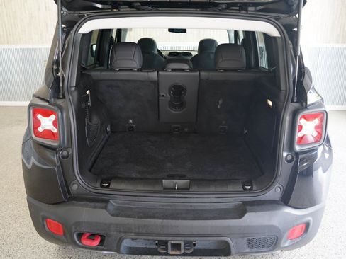 Used 2017 Jeep Renegade Trailhawk w/ Premium Trailhawk Package AWD/4WD image 38