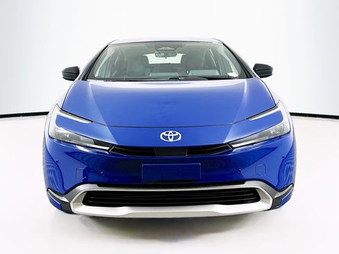 Used 2026 Toyota Prius SE image 2