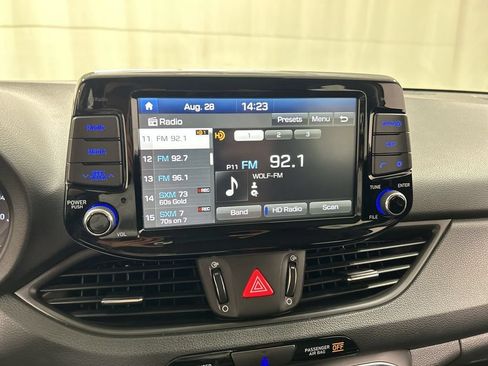 Used 2018 Hyundai Elantra GT FWD image 14