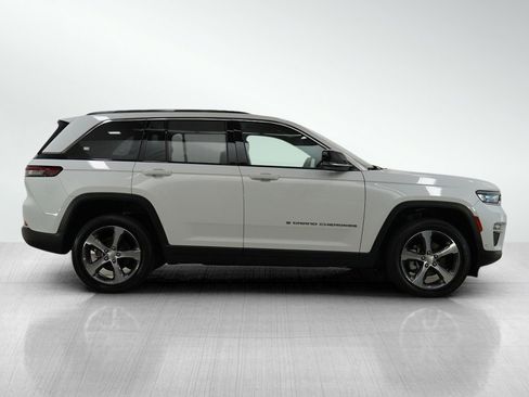 Used 2023 Jeep Grand Cherokee Limited w/ Luxury Tech Group II image 7