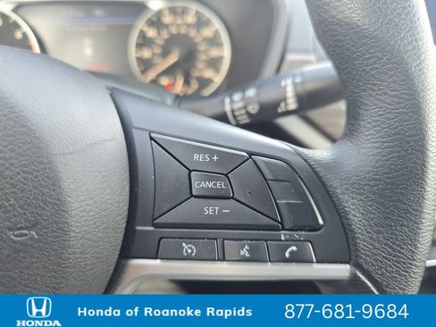 Used 2023 Nissan Altima 2.5 SV FWD image 23