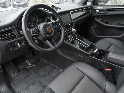 Used 2022 Porsche Macan Base image 15